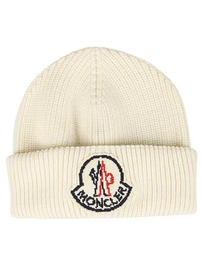 Moncler Hat In White