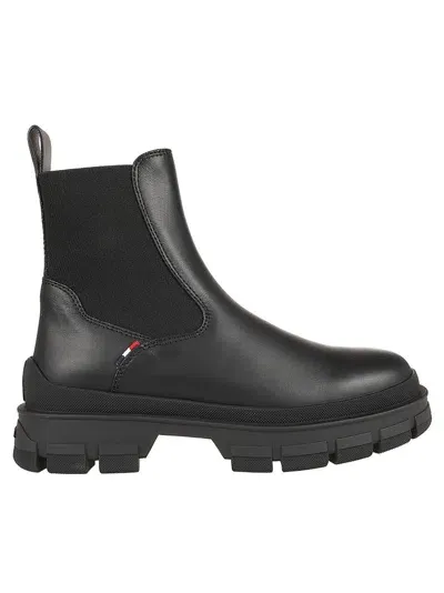 Moncler Hevea Chelsea Boots In Black