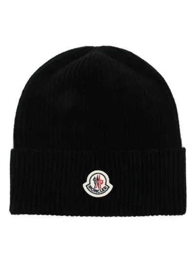 Moncler Logo-appliqué Ribbed-knit Beanie In Black