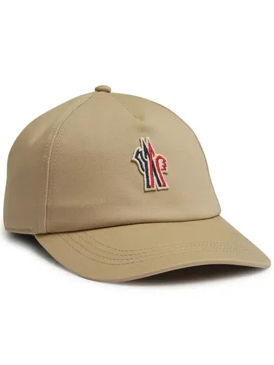 Moncler Logo-appliqué Cap In Nude