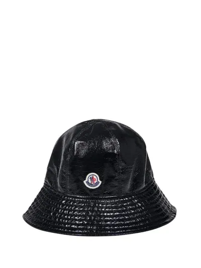 Moncler Logo Patch Bucket Hat In Black