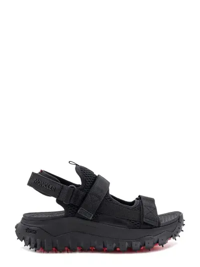 Moncler 45mm Trailgrip Vela Tech Sandals In Black  