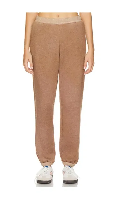 Monrow Teddy Fleece Sweatpant In Walnut