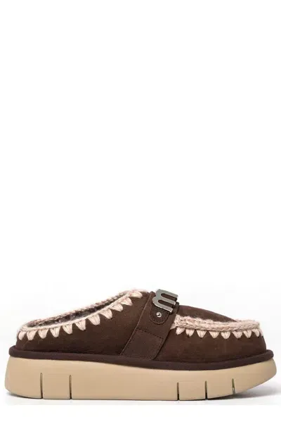 Mou Logo-lettering Round-toe Slippers In Brown