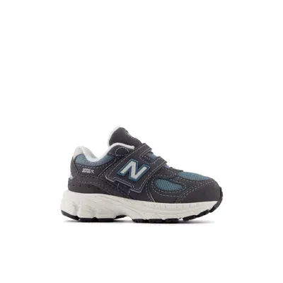 New Balance Infants' 2002 Hook & Loop In Magnet/lead