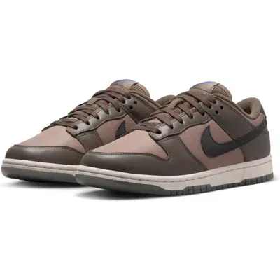 Nike Dunk Low Basketball Sneaker In Ironstone/anthracite/mink