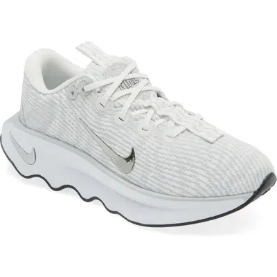 Nike Motiva Prm Walking Shoe In White