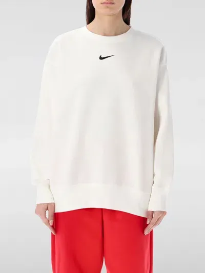 Nike Logo Embroidered Oversized Crewneck Sweatshirt In Weiss