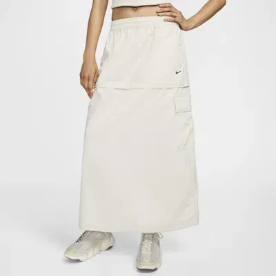 Nike Women's  Sportswear Essential Mid-rise Woven Cargo Midi Skirt In Brown