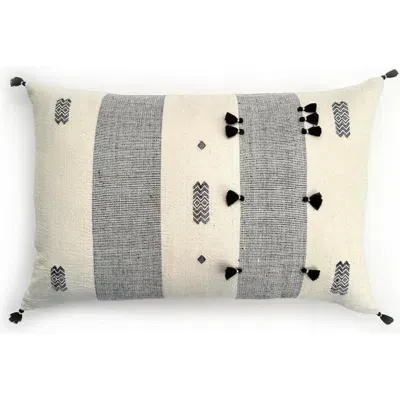 Nimmit Sti Handwoven Pillow In Natural/black