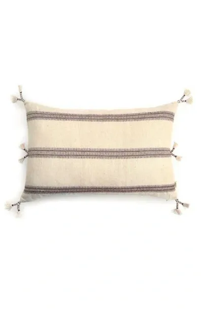 Nimmit Understreke Handwoven Pillow In Natural/black