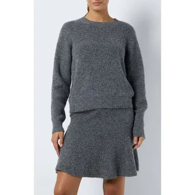 Noisy May Nola Rib Crewneck Sweater In Medium Grey Melange