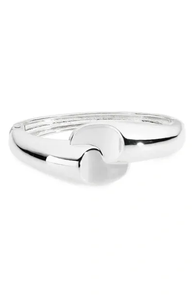 Nordstrom Polished Overlap Hinge Bracelet In Rhodium