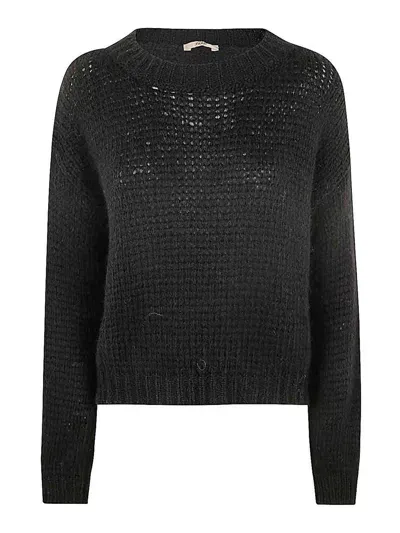 Nuur Long Sleeves Round Neck Sweater In Black