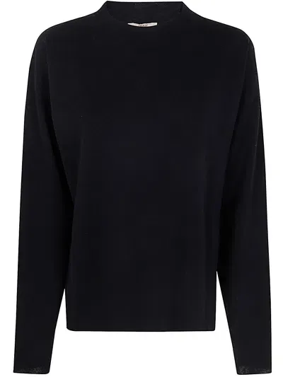 Nuur Long Sleeves Round Neck Sweater In Black