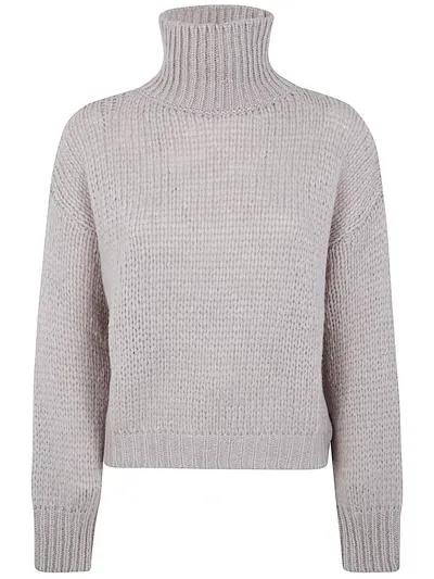 Nuur Long Sleeves Turtle Neck Sweater In White