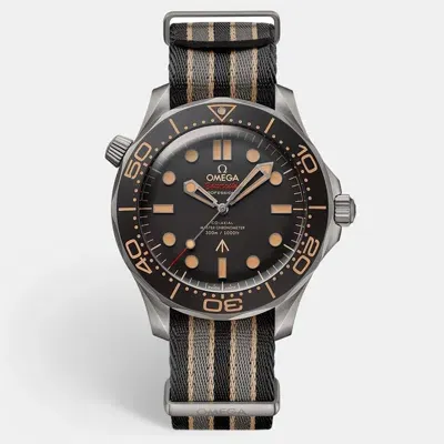 Pre-owned Omega Brown Titanium Nato Seamaster 007 Edition 210.92.42.20.01.001 Men's Wristwatch 42 Mm