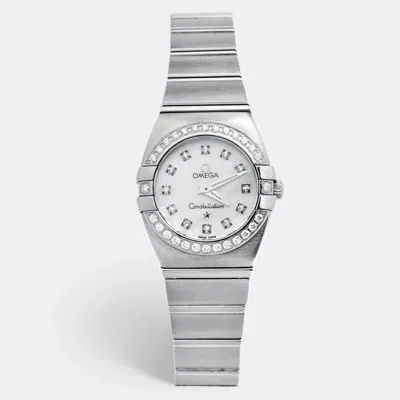 Pre-owned Omega Mother Of Pearl Stainless Steel Diamond Constellation Double Eagle 1589.75.00 Women's Wristwatch 24 In Silver