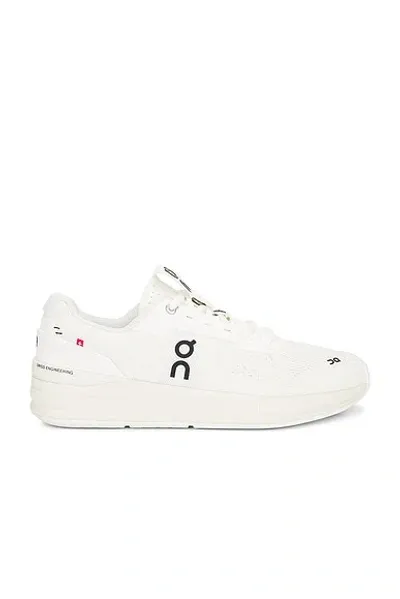 On The Roger Pro Sneaker In Undyed White & Black