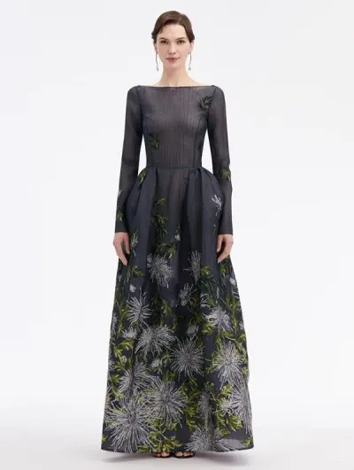 Oscar De La Renta Chrysanthemum Fil Coupe Gown In Silver/navy