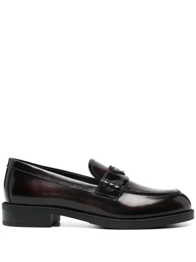 Prada Loafer Mit Emailliertem Triangel-logo In Black