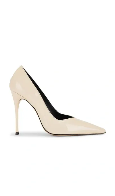 Raye Danae Pump In 크림