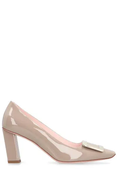 Roger Vivier Logo Engraved Block Heel Pumps In Beige