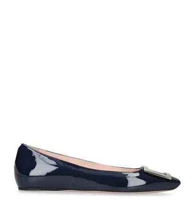 Roger Vivier Patent Quadrata Trompette Ballet Flats In Navy