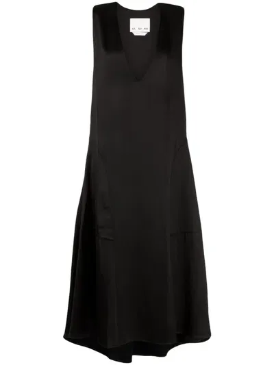 Sa Su Phi V-neck Sleeveless Satin Dress In Schwarz