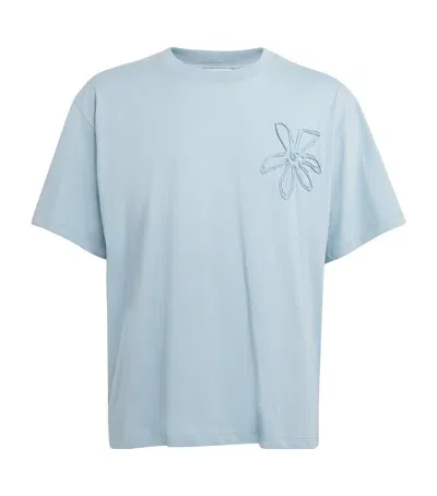 Sandro Appliqué Flower T-shirt In Blue