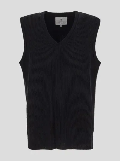 Seven Gauge Knitted Vest In Black