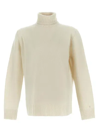 Seven Gauge Turtleneck Sweater In Cream