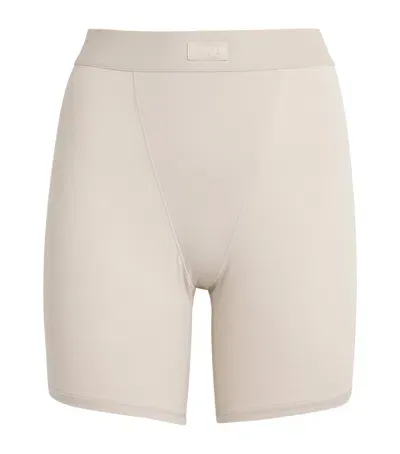 Skims Boyfriend Boxer Shorts In Neutral