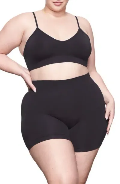 Skims Soft Smoothing Seamless Shorts In Onyx