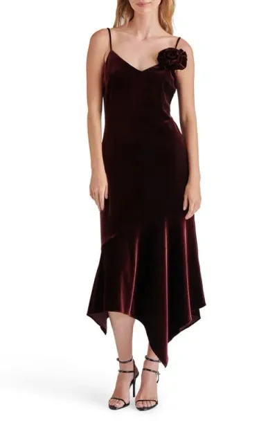 Steve Madden Lucille Rosette Detail Asymmetric Velvet Dress In Wine