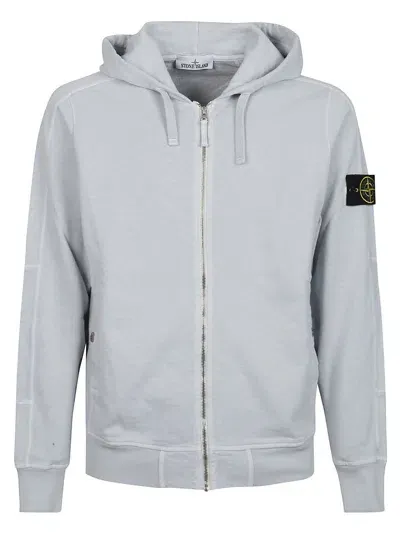 Stone Island Logo Patch Zipped Hoodie In Blue