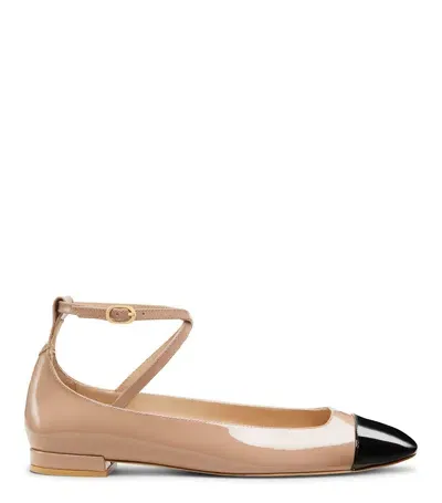 Stuart Weitzman , Eden Strap Flat, Flats And Loafers, Fawn/black, Patent In Rehbraun/schwarz