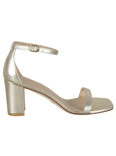 Stuart Weitzman Sandals In Gold