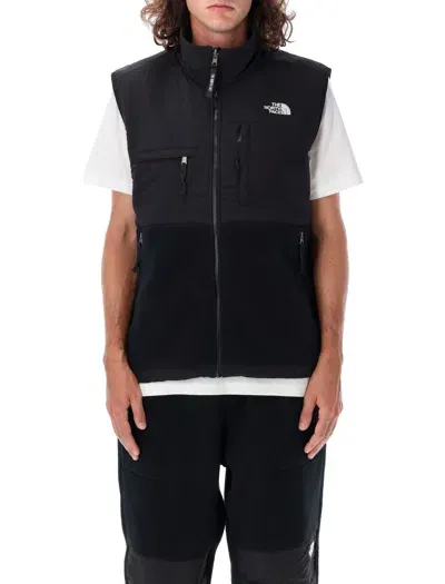 The North Face Logo Embroidered Zip In Black