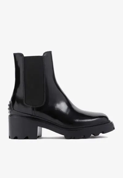 Tod's 60 Patent Leather Chelsea Boots In Black