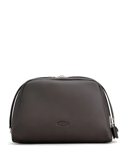 Tod's Logo-debossed Leather Clutch Bag In 褐色