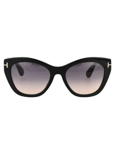 Tom Ford Sunglasses In 01b Nero Lucido / Fumo Grad