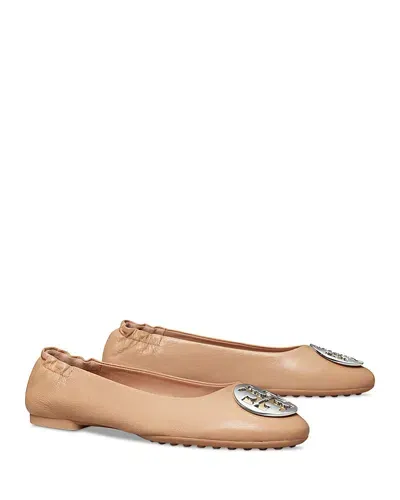 Tory Burch Claire Ballet Flat In Light Sand