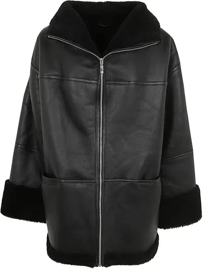 Totême Signature Shearling Zip Coat In Black