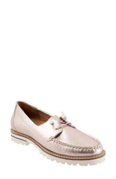 Trotters Farah Boat Shoe In Rose Gold