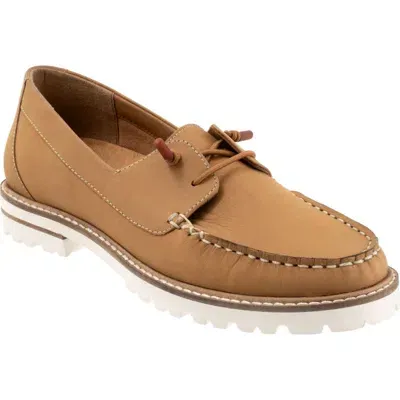 Trotters Farah Boat Shoe In Tan Nubuck