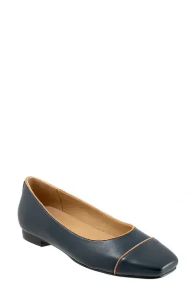 Trotters Harbor Cap Toe Flat In Navy Tan