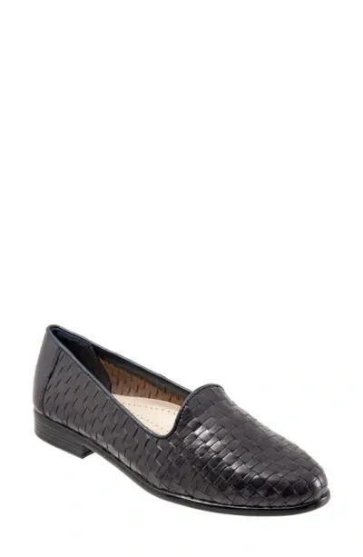 Trotters Liz Slip-on Loafer In Navy Calfs