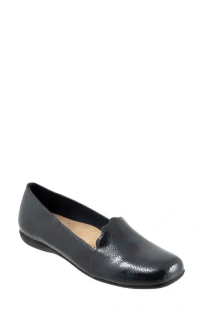 Trotters Sage Flat In Navy Patent