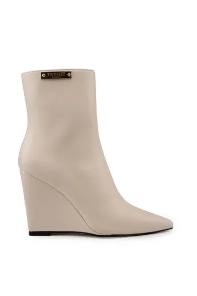 Twinset Ankle Boots With Wedge And Logo Plaque In White